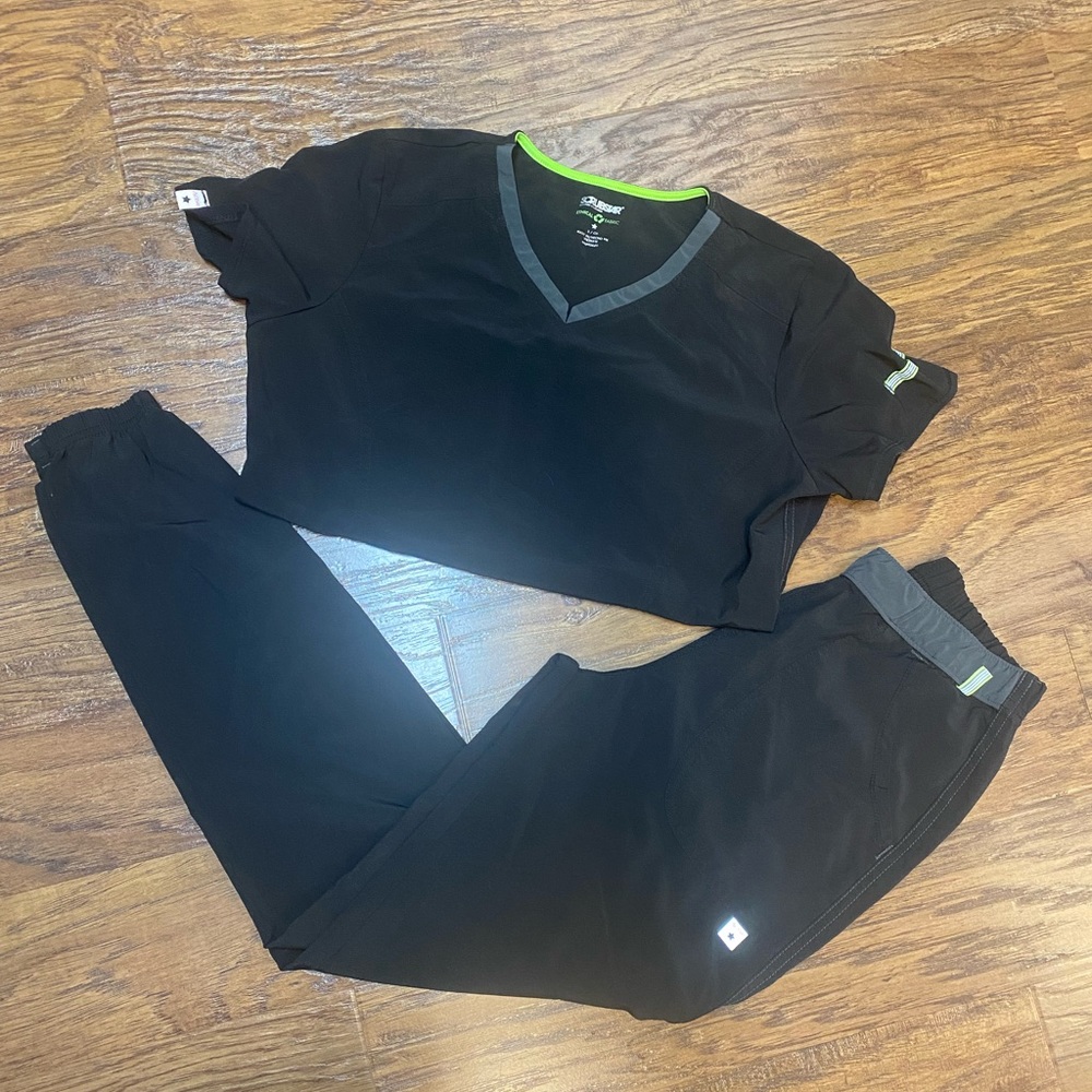 Black Scrubs